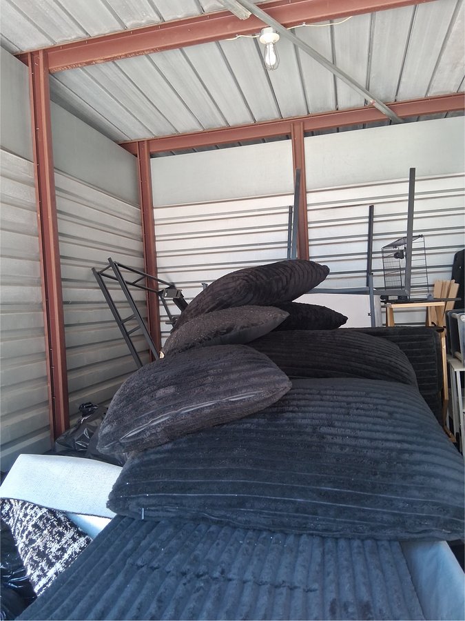 10 x 15 storage unit in Baltimore, MD