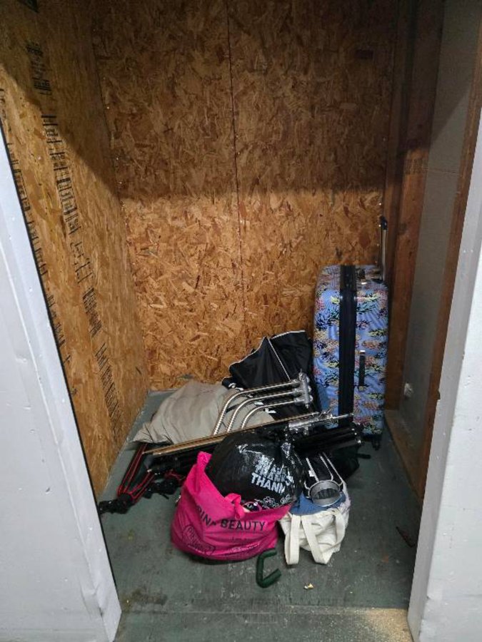 5 x 5 storage unit in Hawthorne, CA