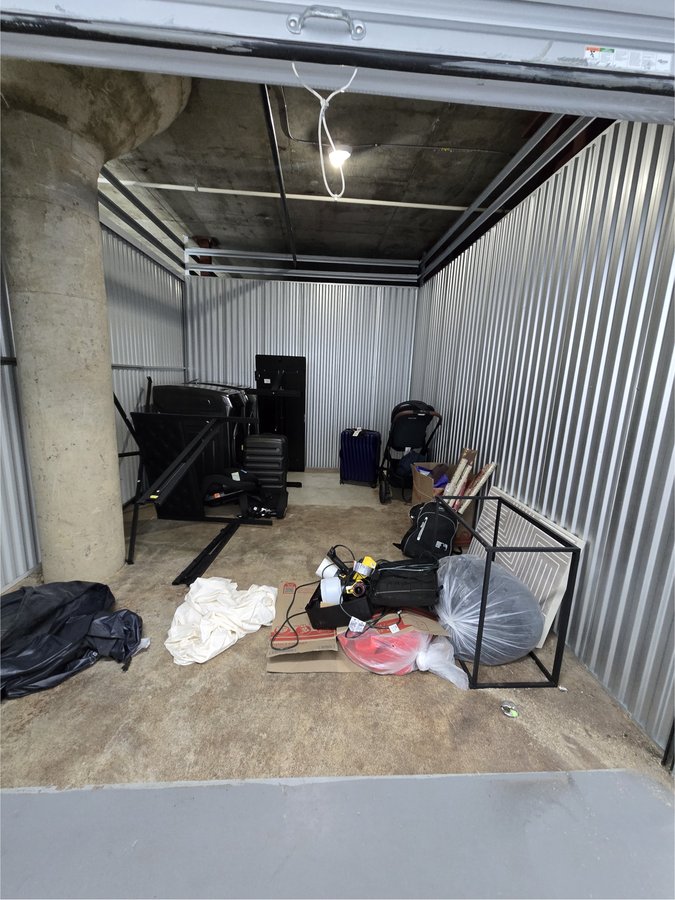10 x 30 storage unit in Baltimore, MD