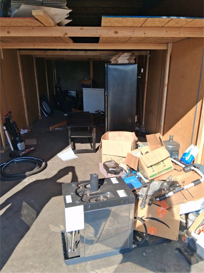 10 x 30 storage unit in Oakland, CA