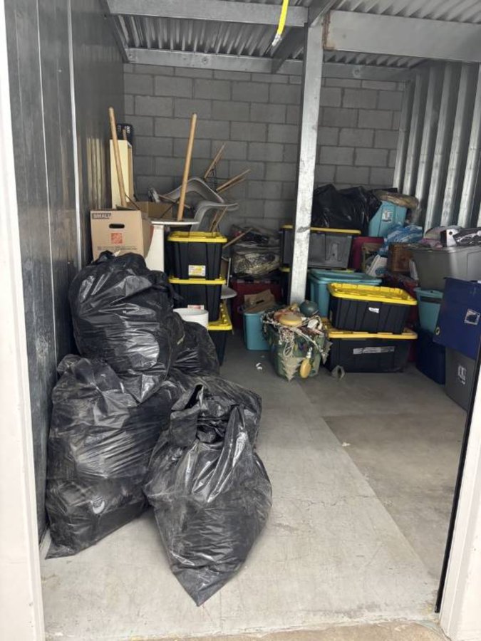 10 x 15 storage unit in Phoenix, AZ