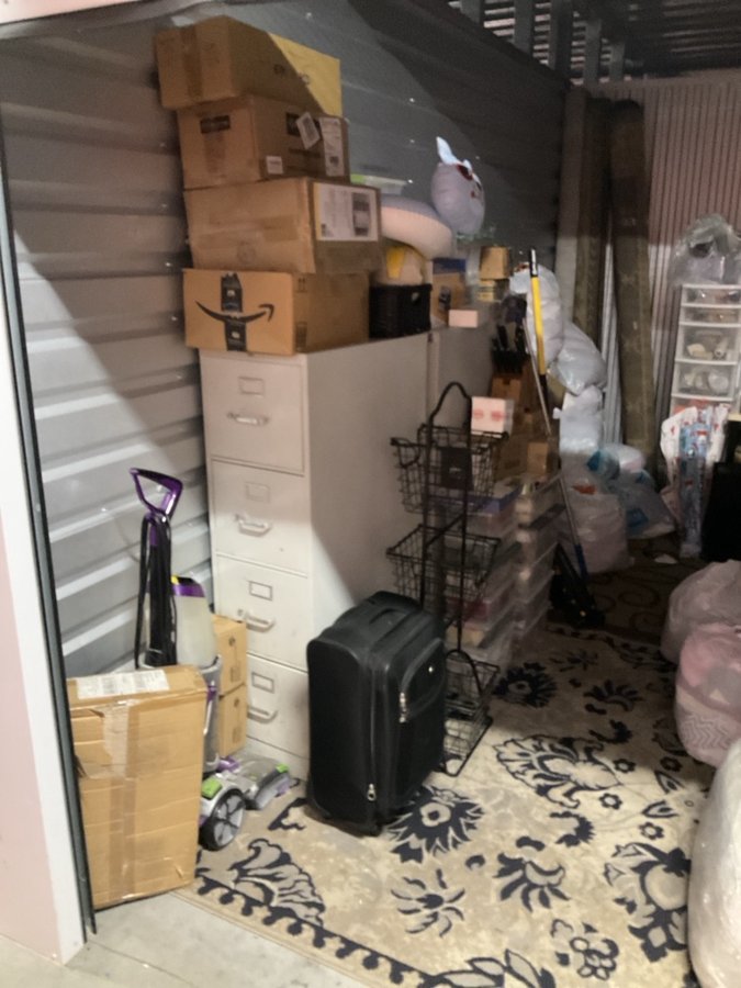 10 x 15 storage unit in Irvine, CA