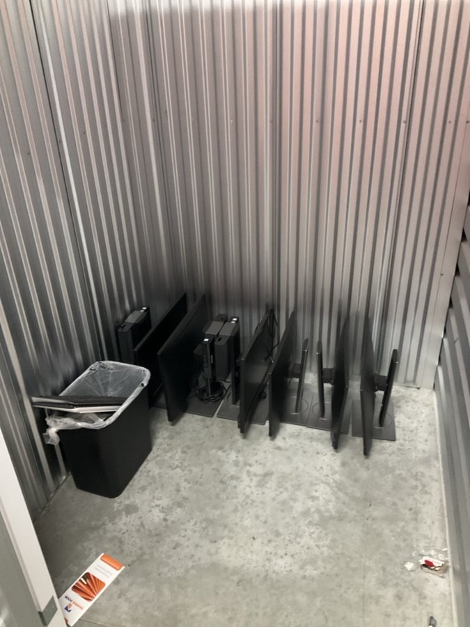 5 x 5 storage unit in Irvine, CA