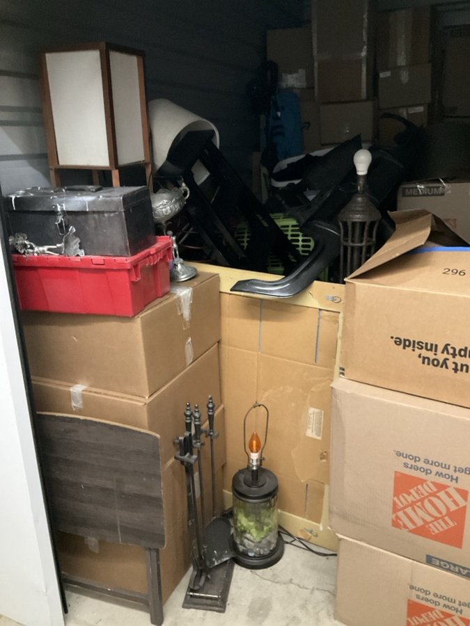 10 x 12 storage unit in Tustin, CA