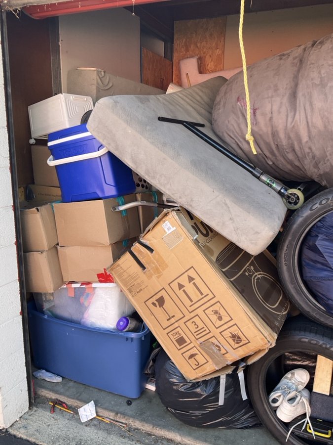 10 x 10 storage unit in Tustin, CA