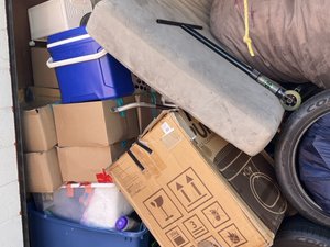 10 x 10 storage unit in Tustin, CA