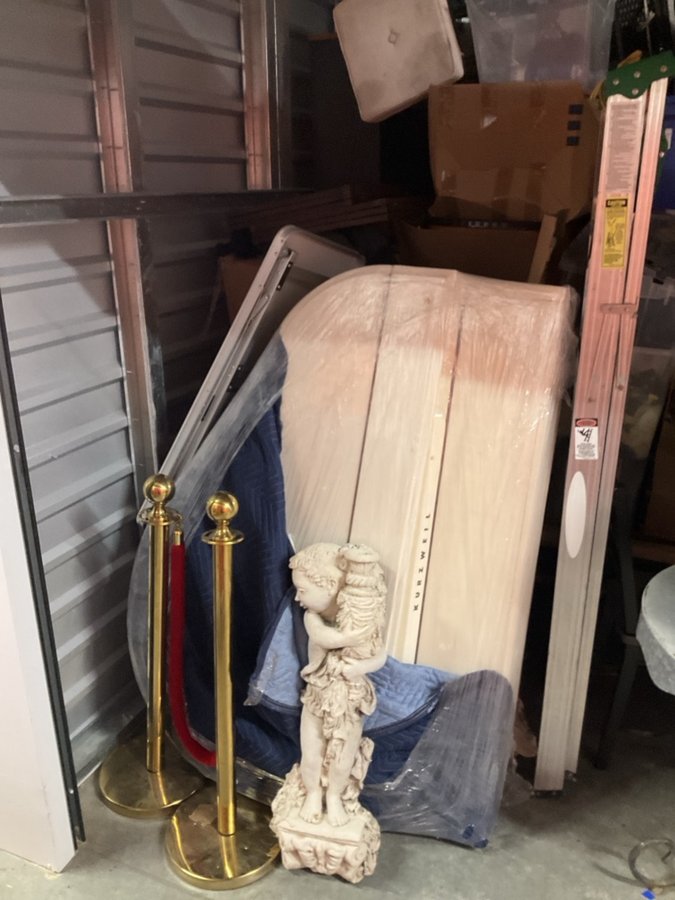 10 x 15 storage unit in Irvine, CA