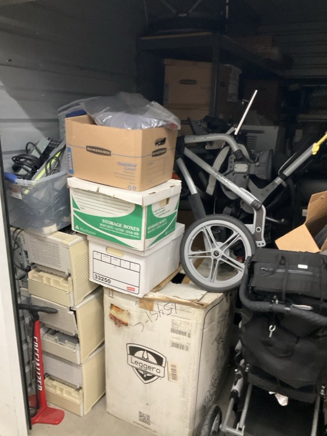 10 x 17 storage unit in Tustin, CA