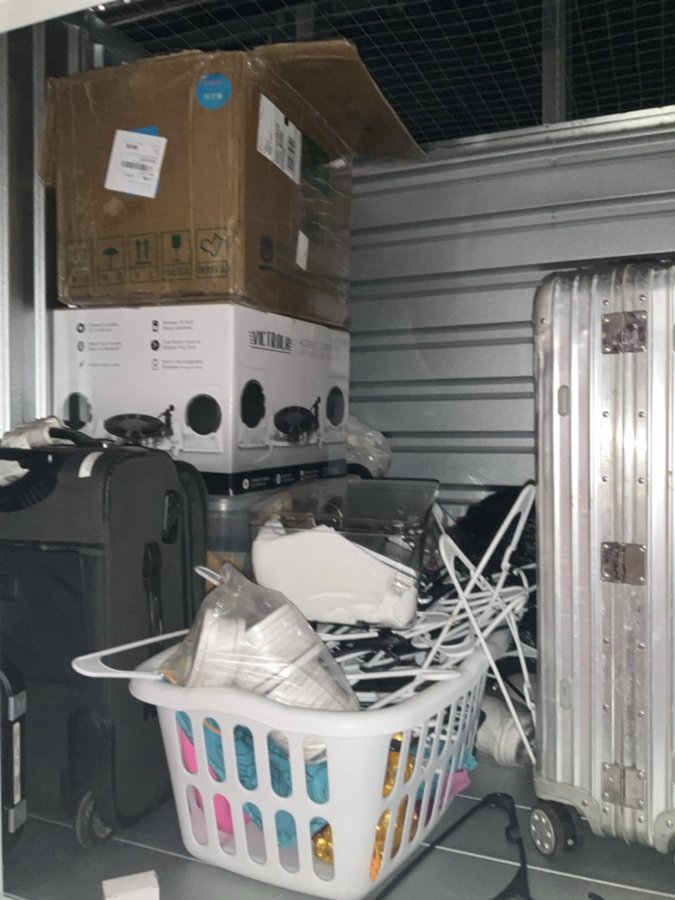 5 x 5 storage unit in Irvine, CA