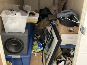 5 x 10 storage unit in Irvine, CA