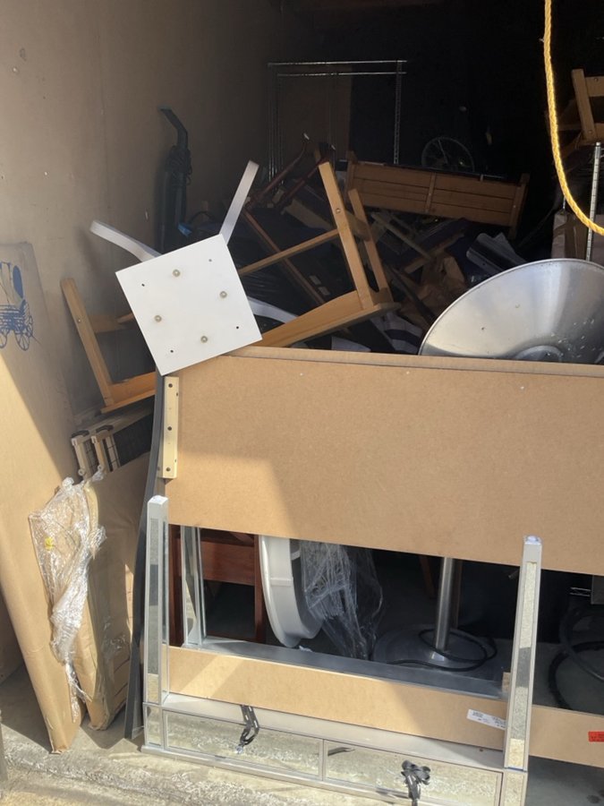 10 x 20 storage unit in Irvine, CA