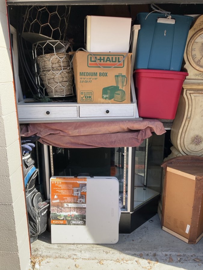 10 x 10 storage unit in Laguna Hills, CA