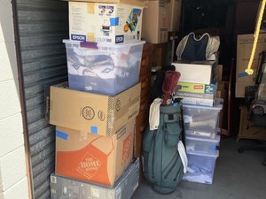 10 x 20 storage unit in Laguna Hills, CA