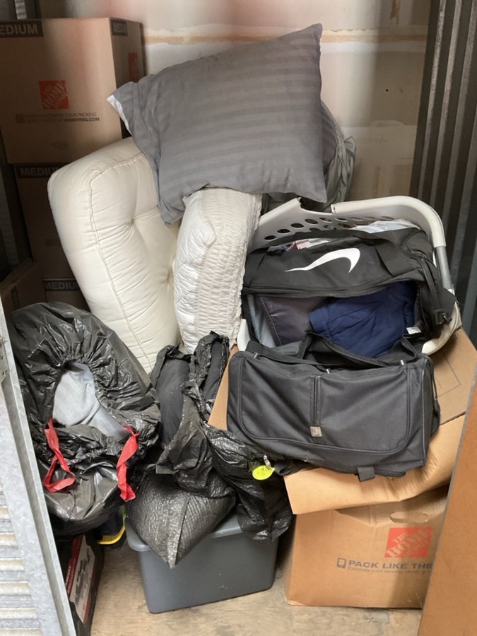5 x 5 storage unit in Laguna Hills, CA