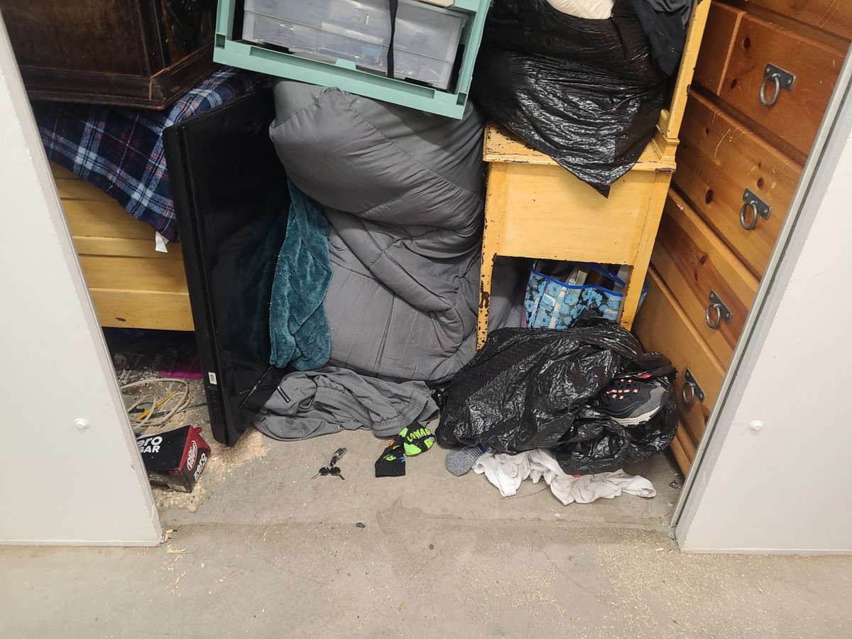 10 x 10 storage unit in Portland, OR