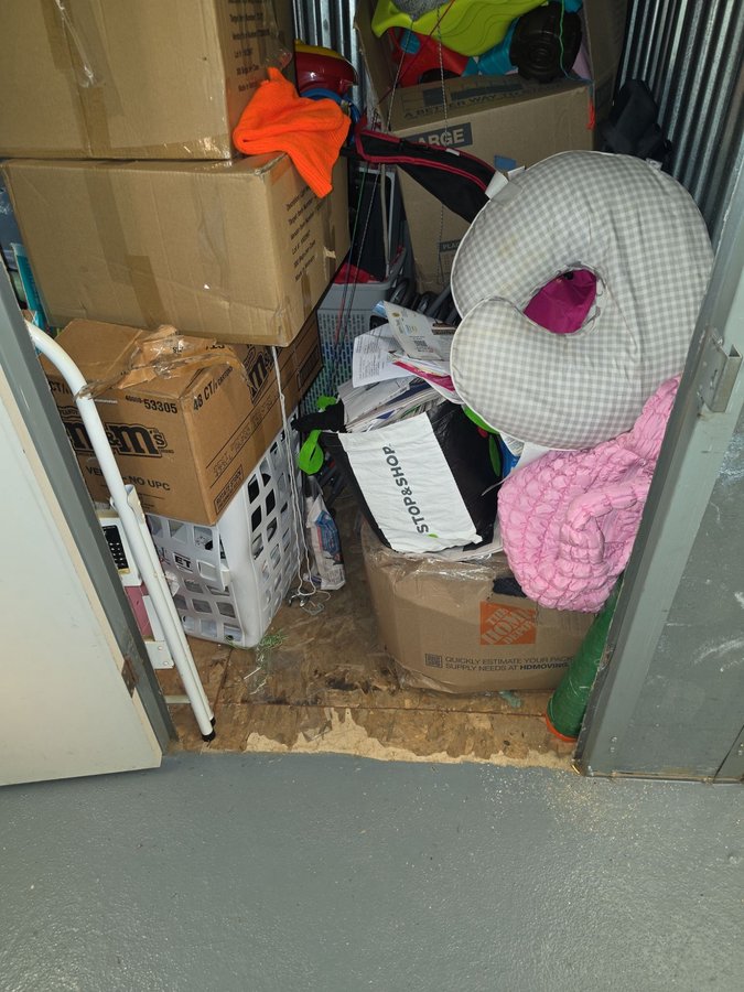 5 x 5 storage unit in Berlin, CT