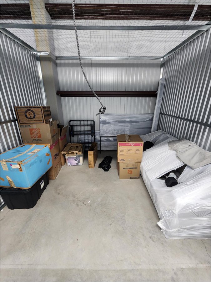 10 x 10 storage unit in Philadelphia, PA