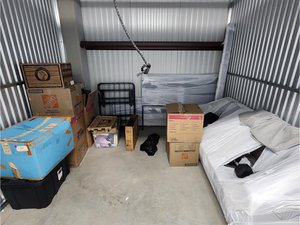10 x 10 storage unit in Philadelphia, PA