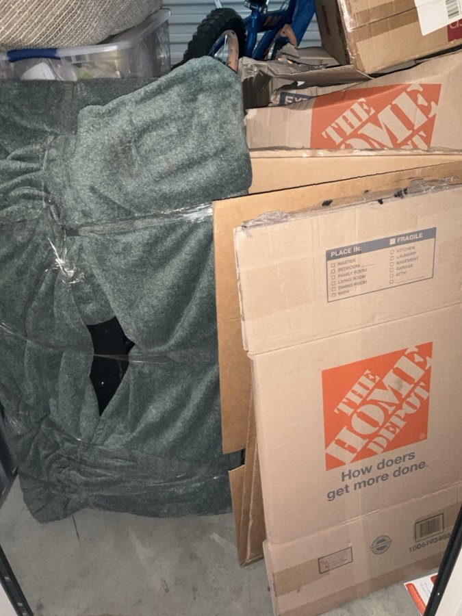 5 x 7 storage unit in Irvine, CA