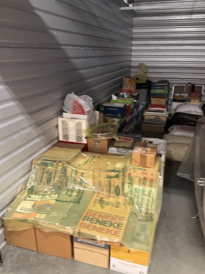 10 x 20 storage unit in Lake Forest, CA