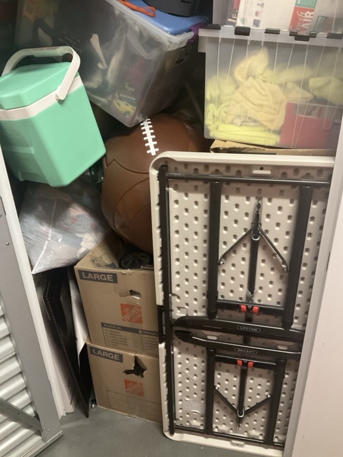 5 x 10 storage unit in Irvine, CA
