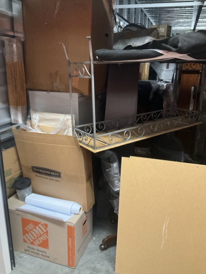 10 x 20 storage unit in Irvine, CA