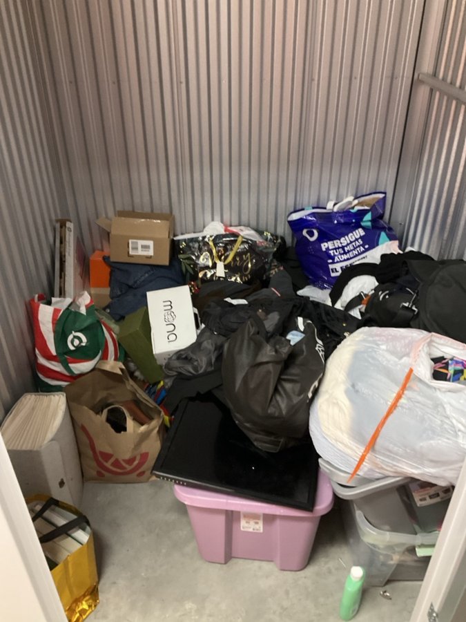5 x 5 storage unit in Irvine, CA