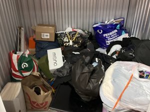 5 x 5 storage unit in Irvine, CA