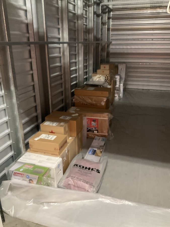 10 x 20 storage unit in Lake Forest, CA
