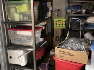 10 x 10 storage unit in Irvine, CA