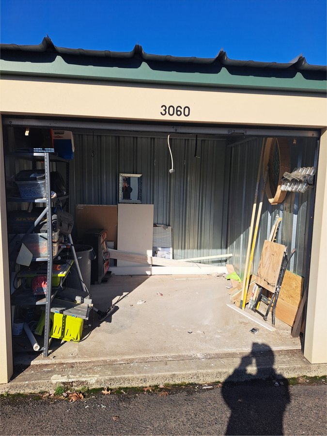 10 x 10 storage unit in Freehold, NJ