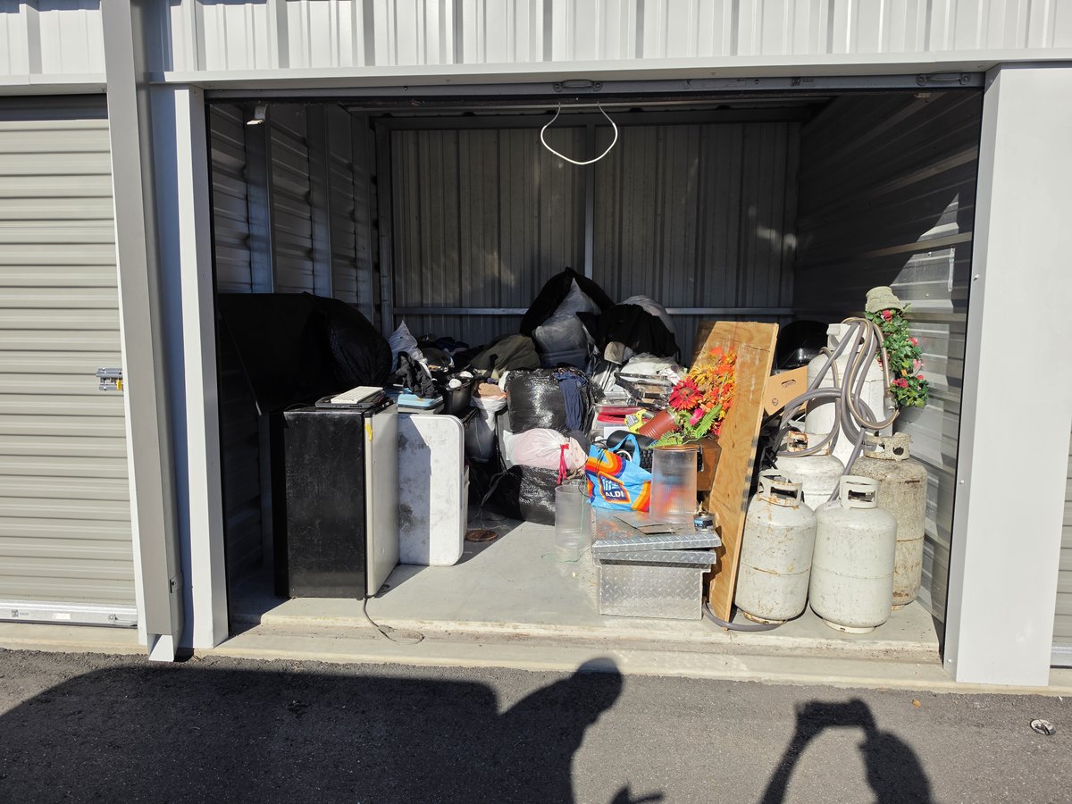 10 x 10 storage unit in Palmetto, FL