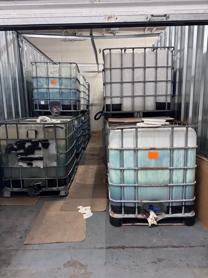 10 x 25 storage unit in Newark, NJ