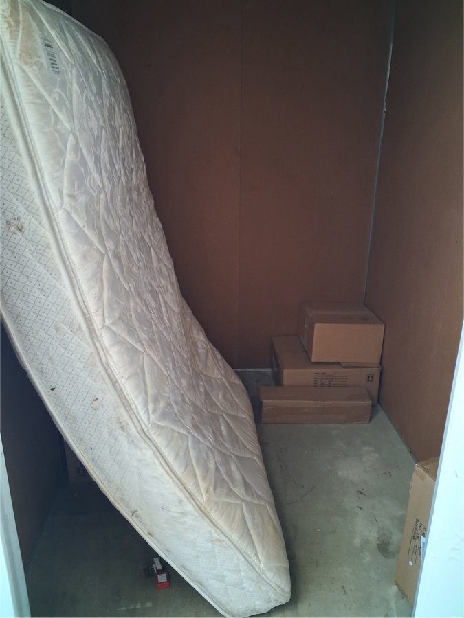 5 x 6 storage unit in Concord, CA