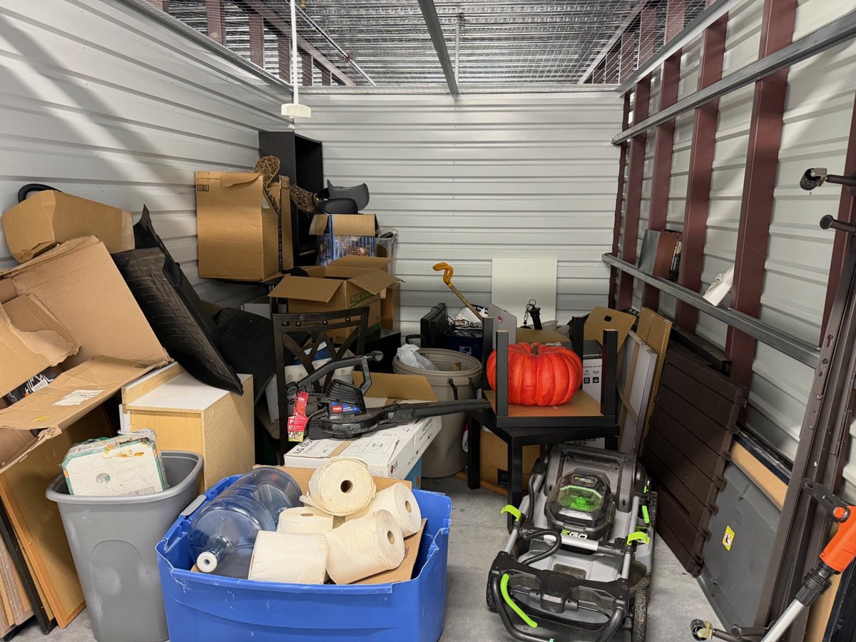 10 x 15 storage unit in Eagan, MN