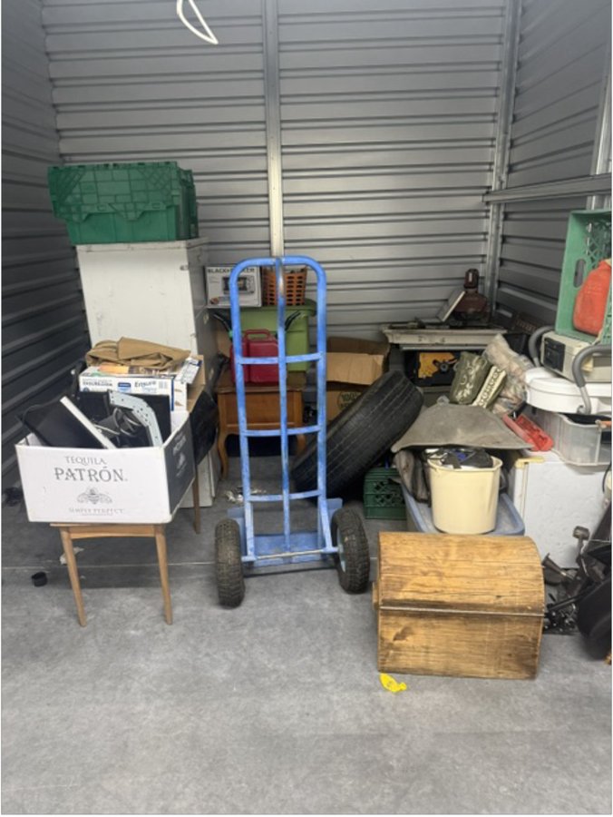 10 x 10 storage unit in Tucson, AZ