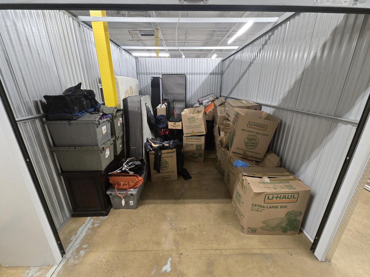 10 x 15 storage unit in Harrisburg, PA