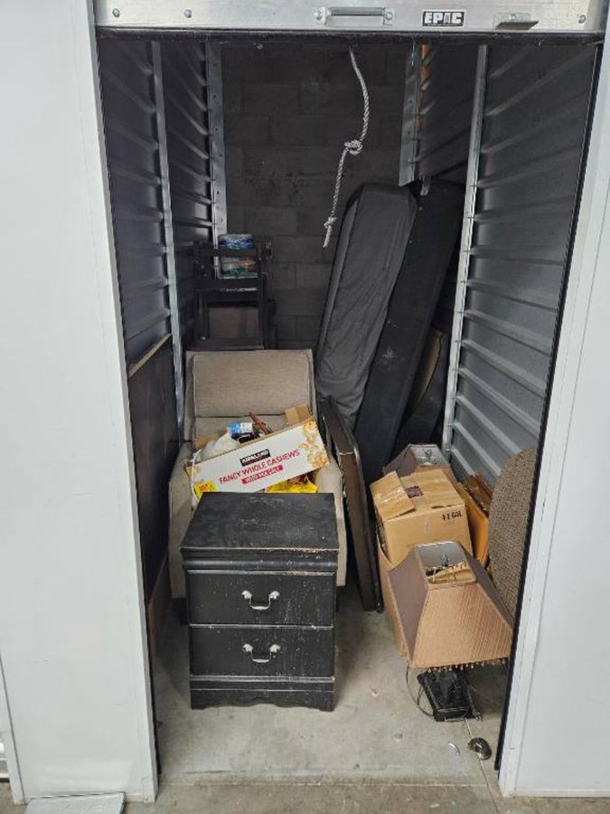 5 x 10 storage unit in West Sacramento, CA