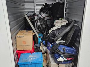 5 x 10 storage unit in West Sacramento, CA