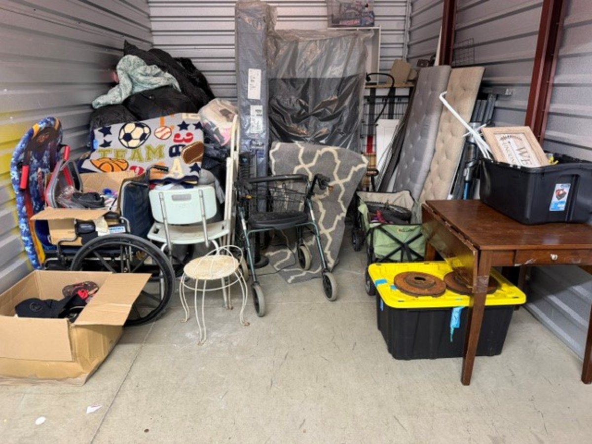 10 x 15 storage unit in Fraser, MI