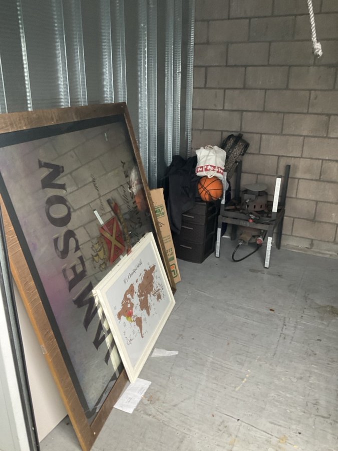 10 x 10 storage unit in Mission Viejo, CA