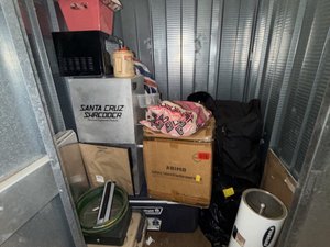 5 x 5 storage unit in Ventura, CA