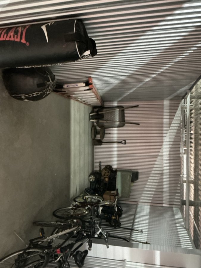 10 x 20 storage unit in Alexandria, VA