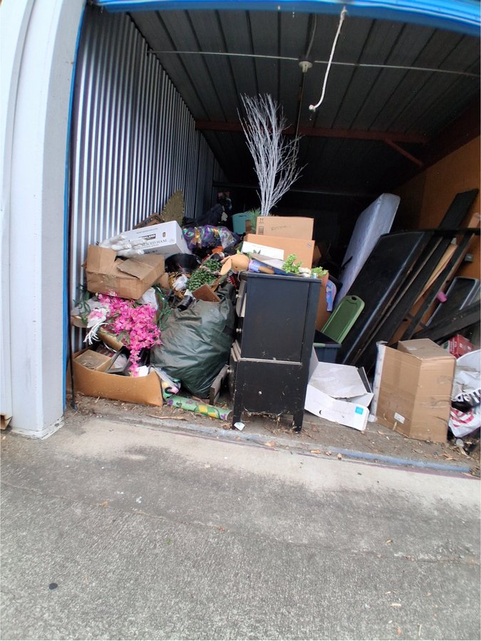 10 x 30 storage unit in Concord, CA