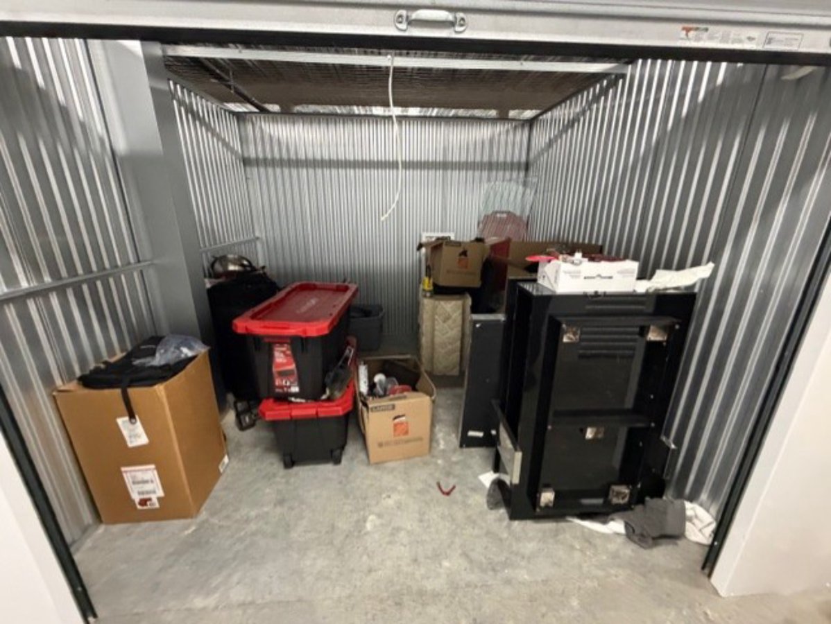 10 x 10 storage unit in West Palm Beach, FL