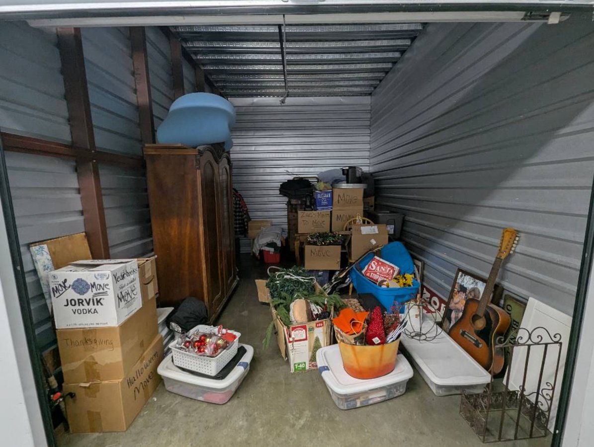 10 x 15 storage unit in Lumberton, TX