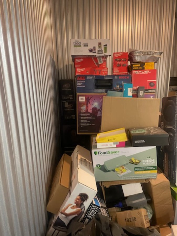 10 x 12 storage unit in Mt Vernon, NY