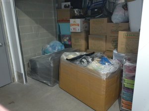 10 x 10 storage unit in Middletown, CT