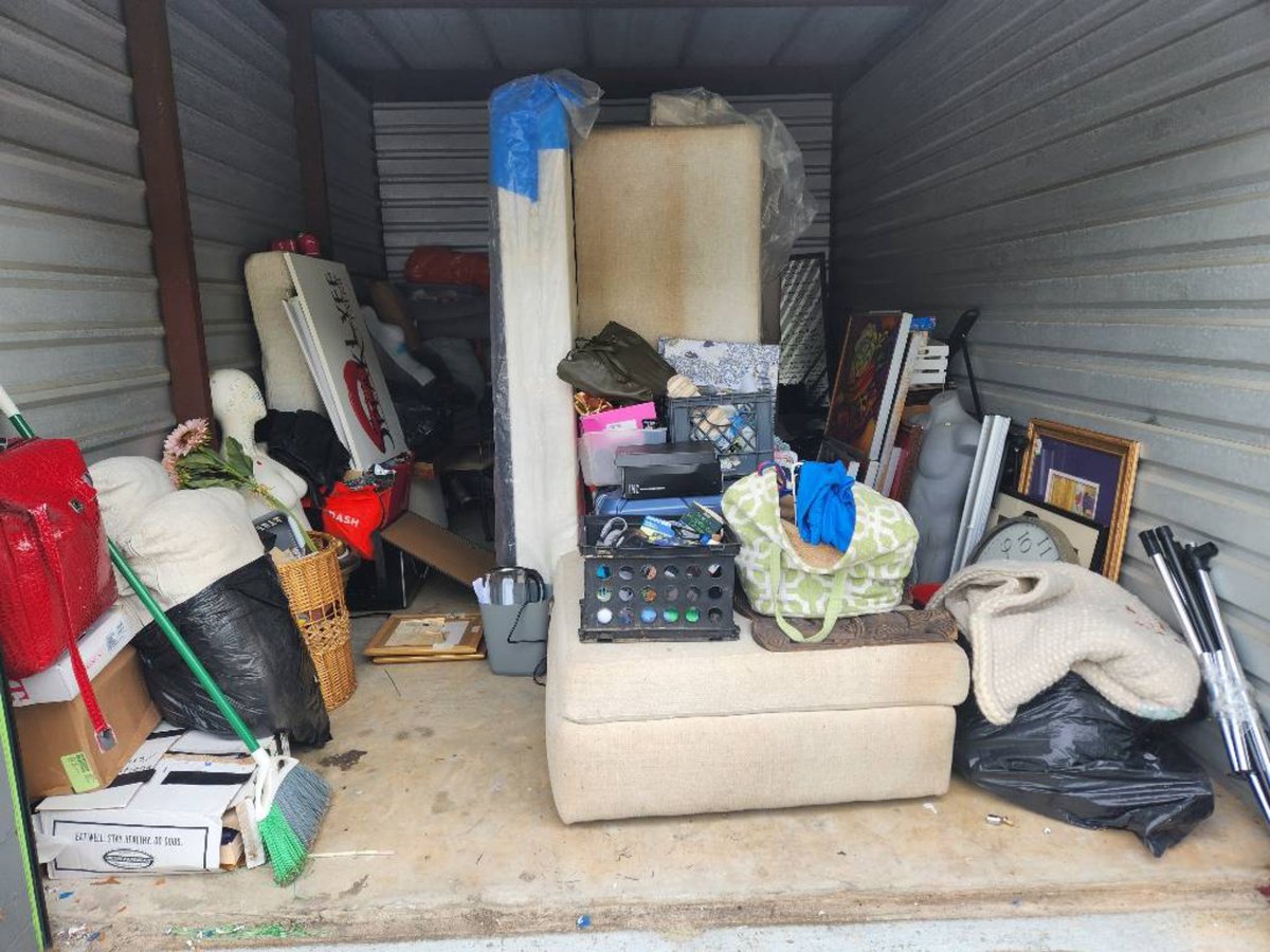 10 x 16 storage unit in Austell, GA