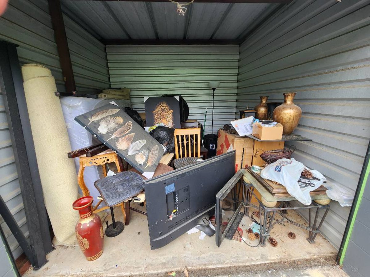 10 x 10 storage unit in Austell, GA